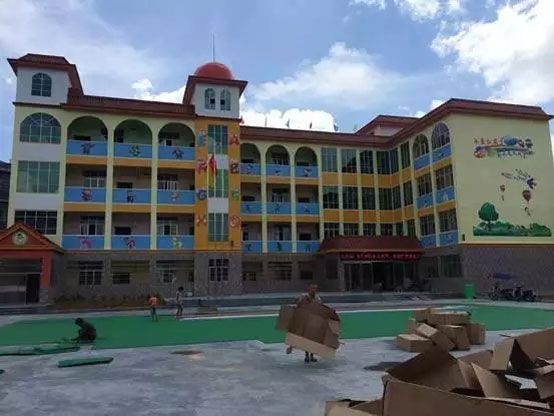 藍天豚暑期為全國32家幼兒園換新裝 給孩子一片健康美麗天地